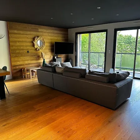 Agreable Villa, Piscine Et Sur Les Hauteur De ヴィラ ギュシャン