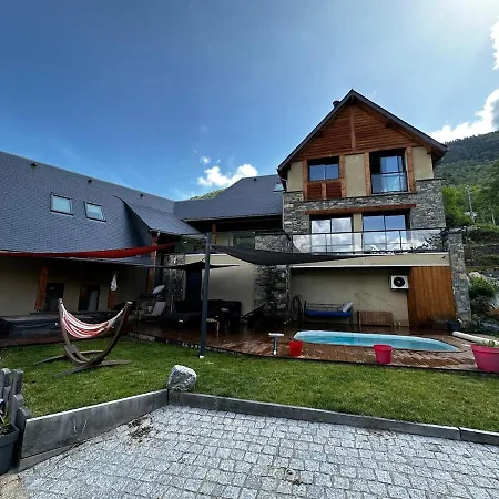 Agreable Villa, Piscine Et Sur Les Hauteur De *
