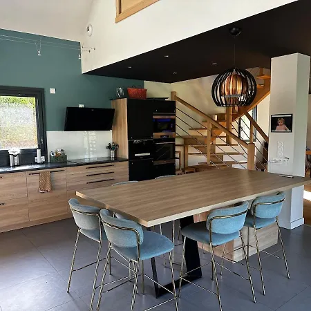 Agreable Villa, Piscine Et Sur Les Hauteur De Guchan