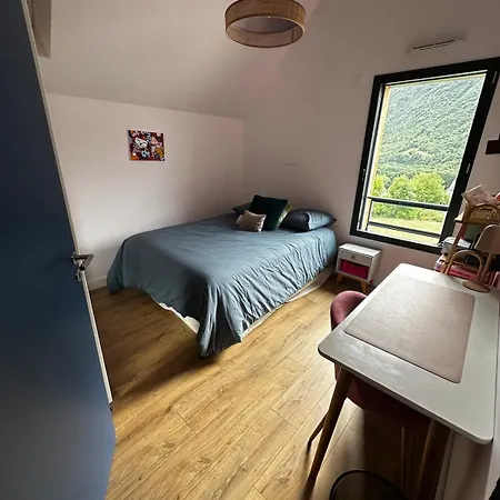 Agreable Villa, Piscine Et Sur Les Hauteur De فيلة Guchan